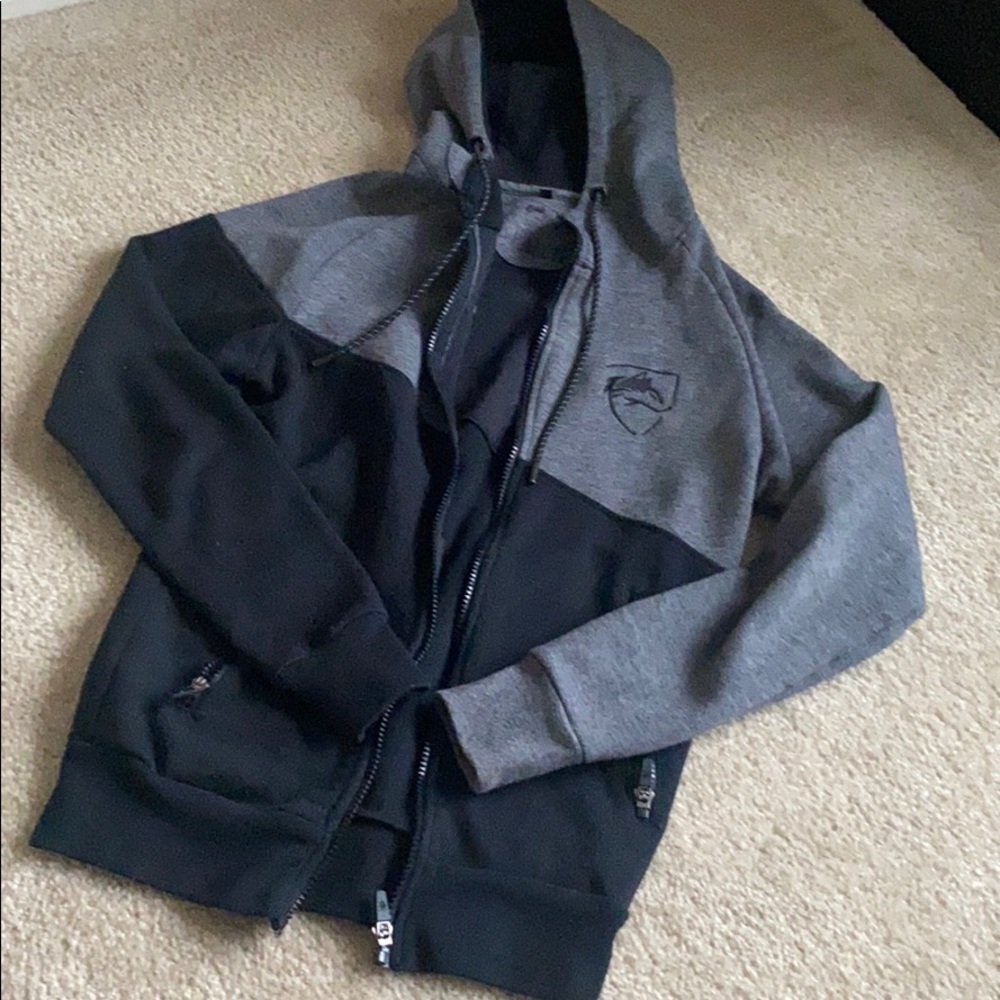 Alphalete Men’s Zip up sweater